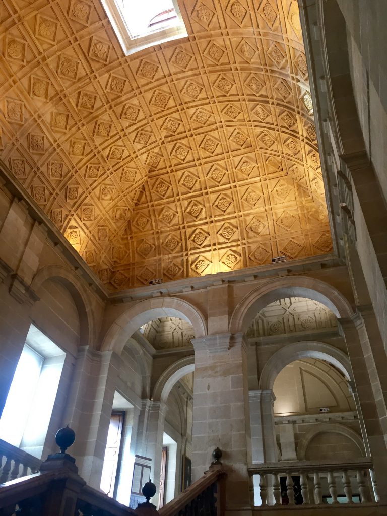 Ceiling and arch detail